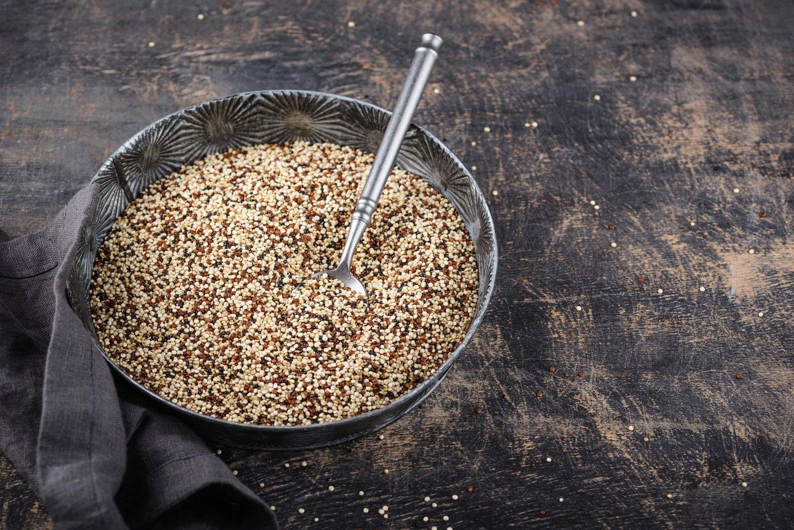 La Quinoa: Beneficios, Recetas y Cultivo Sostenible | Descubre el Superalimento Nutritivo - Cover Image